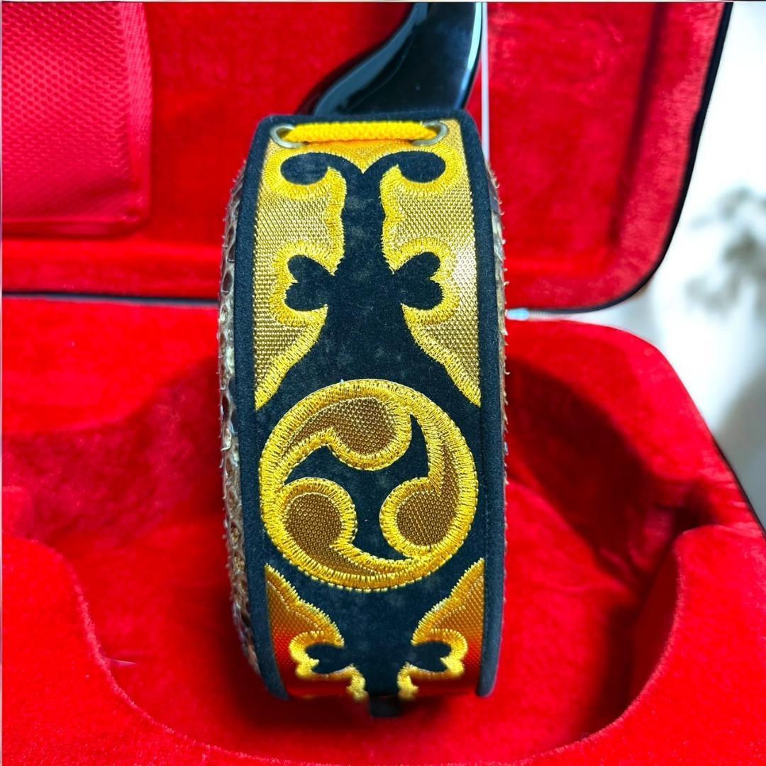 ☆美品 沖縄 琉球 三線 本蛇革 本革 蛇革 本皮 蛇皮 爪 ケース付 伝統楽器