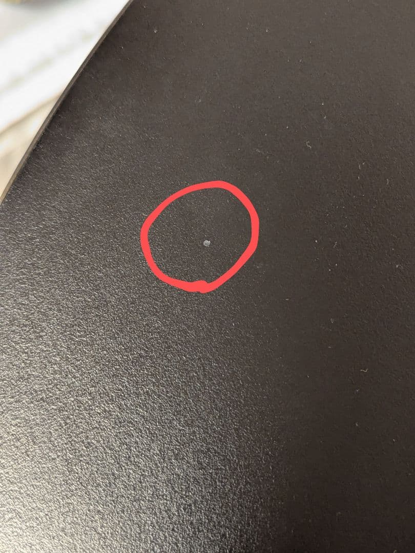 黒い円形ダイニングテーブル