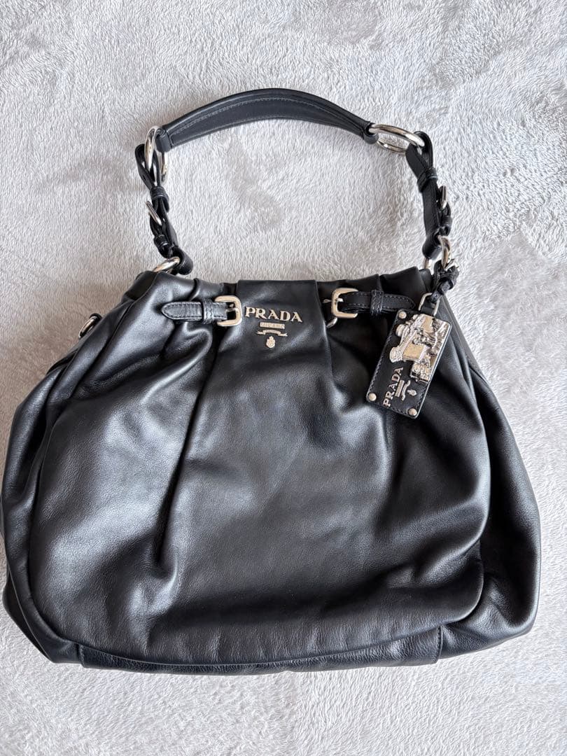 『美品』PRADA ブラック レザー ショルダーバッグ