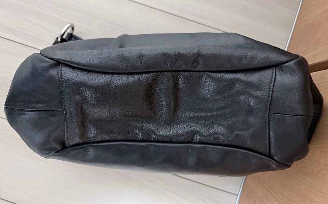 『美品』PRADA ブラック レザー ショルダーバッグ