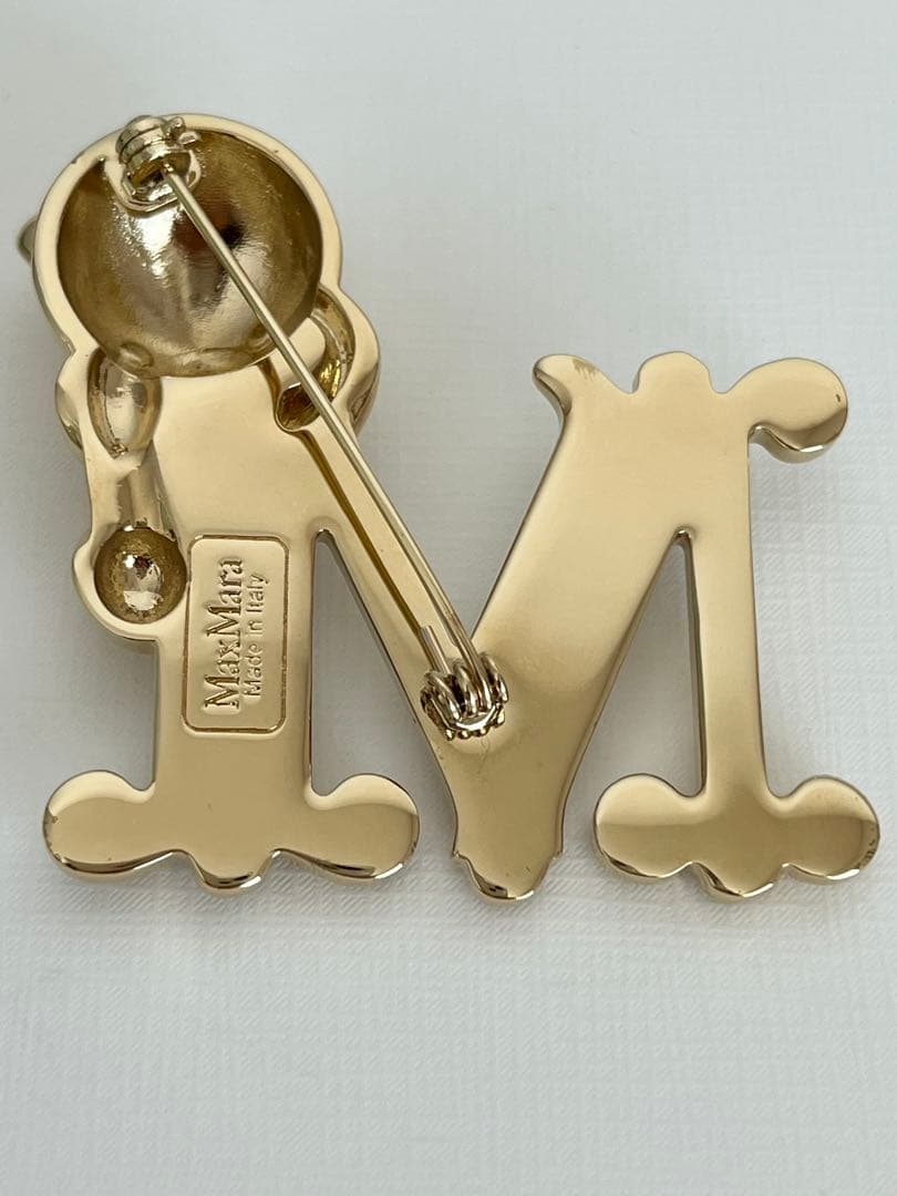 【Max Mara】 ベアブローチ