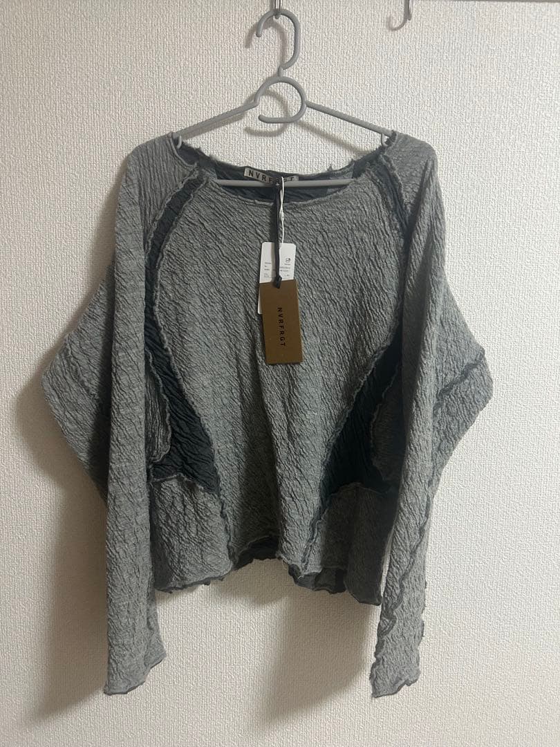 トップス NVRFRGT PANELED LONG SLEEVE T SHIRT