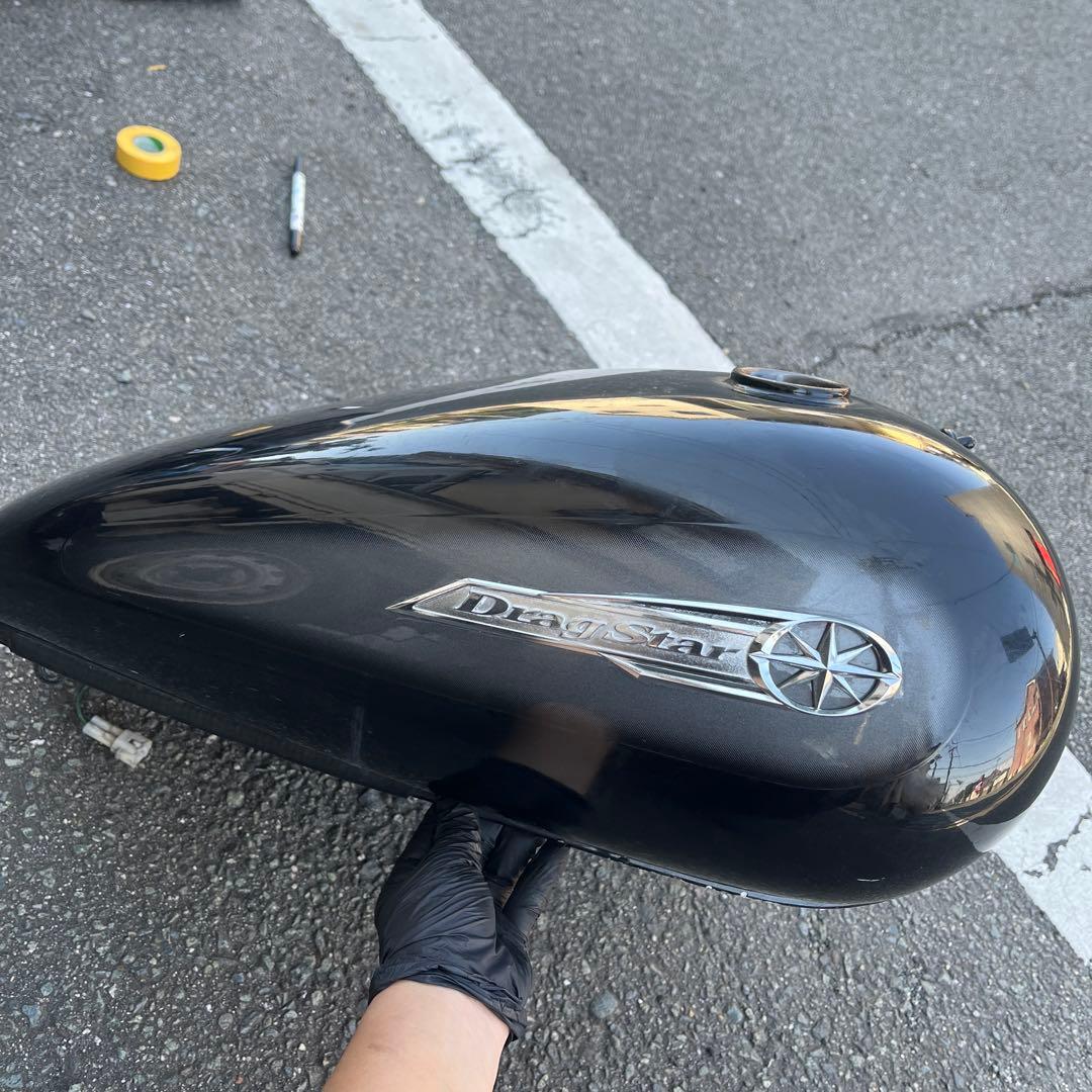 （002）ドラッグスター400 VH01J 取り外し　純正タンク　凹みなし　黒