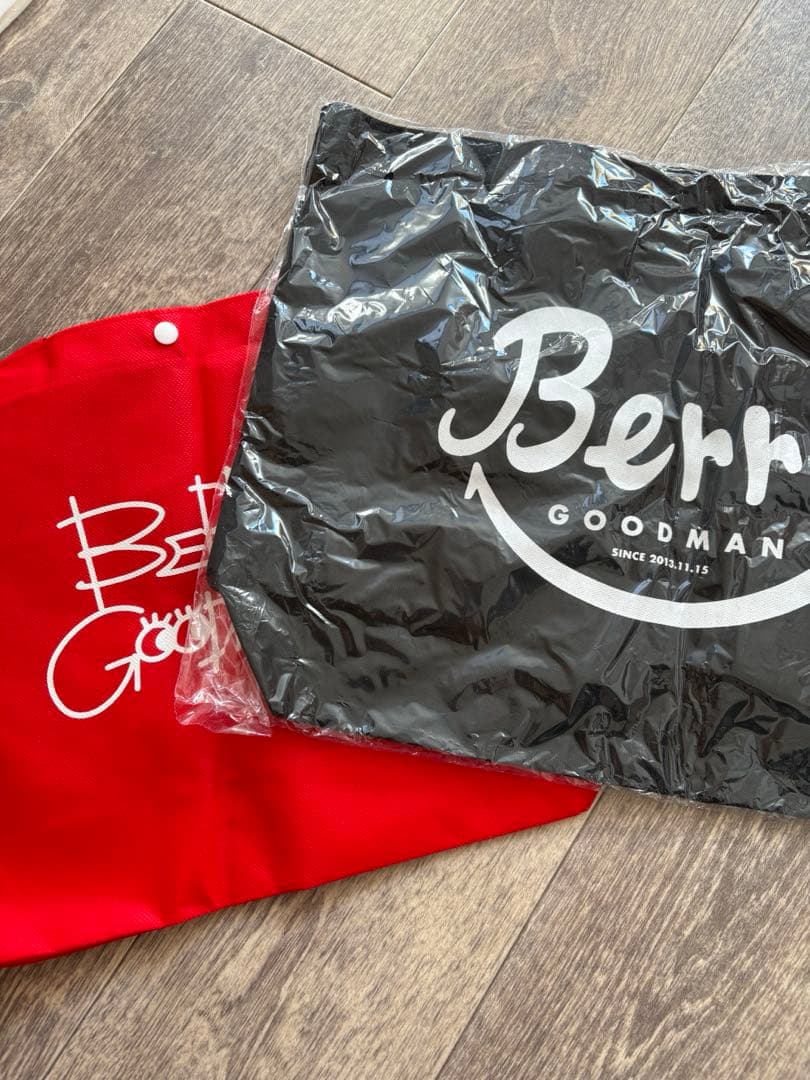 BERRY GOODMAN セットトレーナー、トートバッグ、バッジ, タオルなど