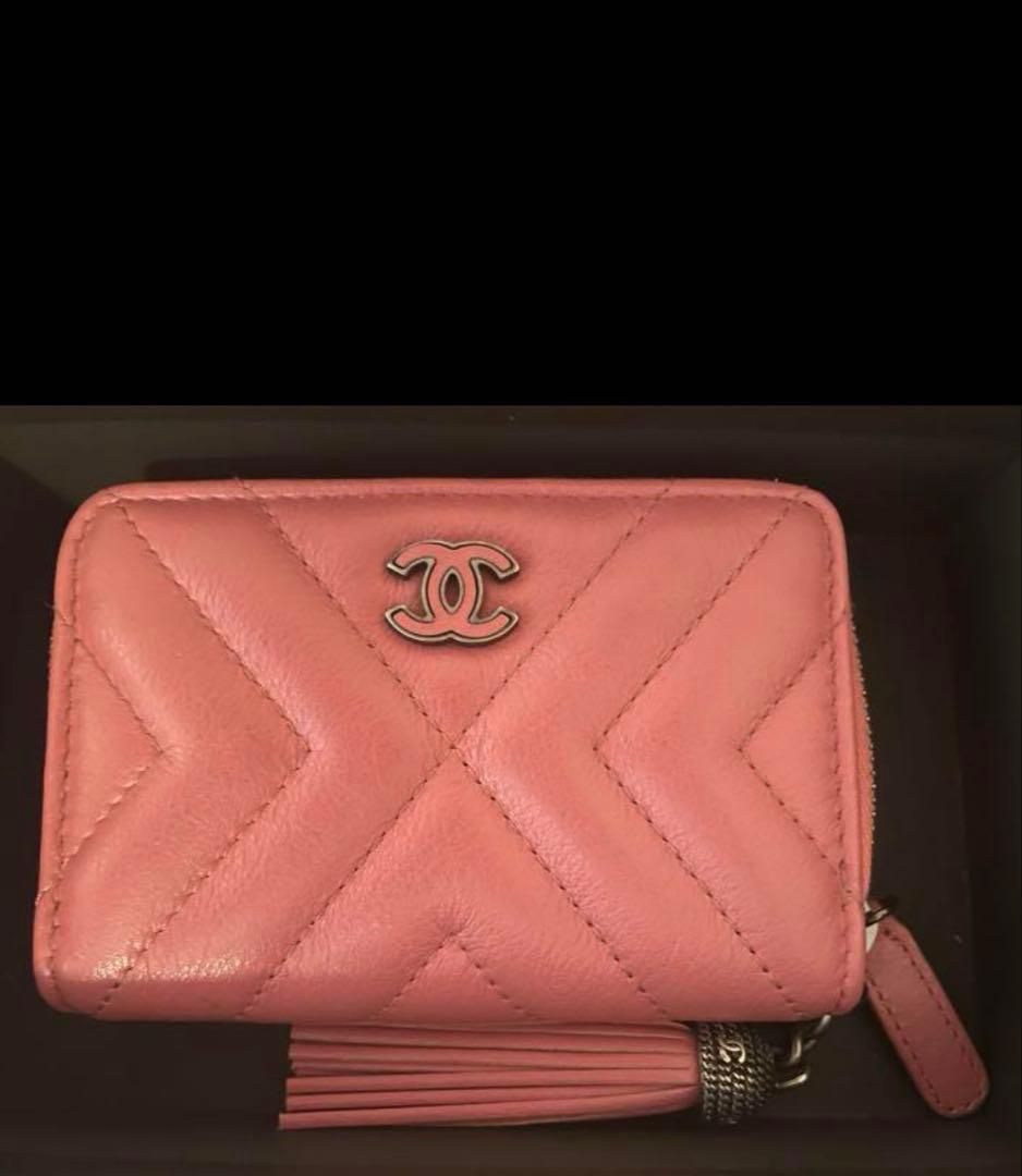 CHANEL シャネルカーフスキン キルティングタッセル ジップウォレット
