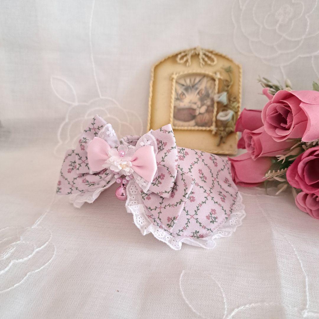 まりりん、フラワー柄(ホワイト×ピンク)わんちゃん猫ちゃん用襟付首輪