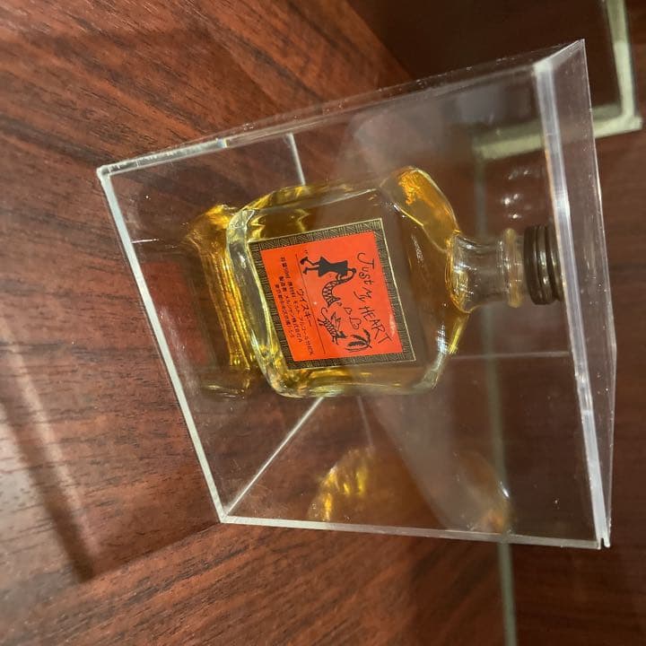 今はもう製造されていない未開封のウイスキーです。