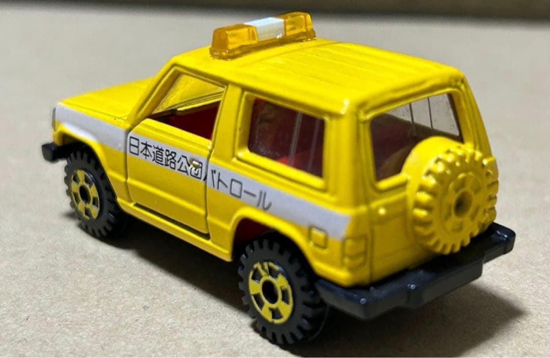 日本製 トミカ 三菱パジェロ 日本道路公団パトロールカー