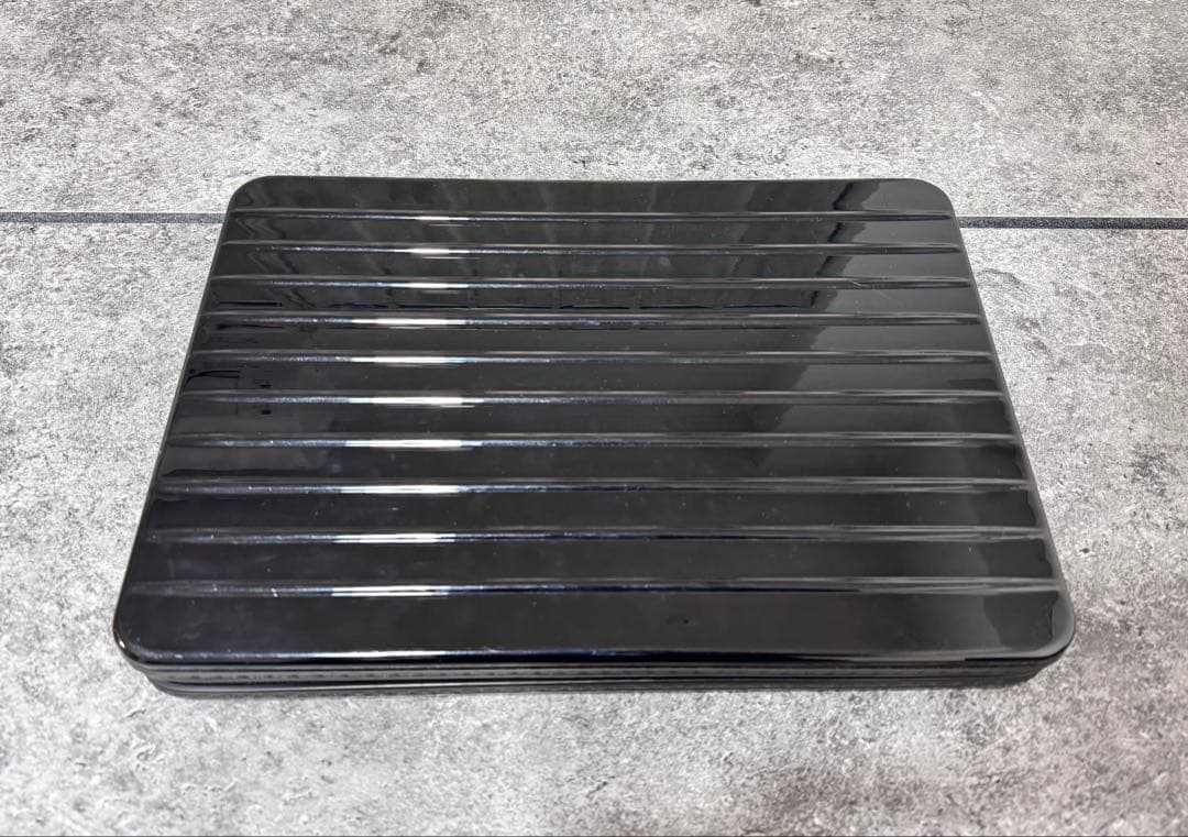 希少品　RIMOWA ブラック キャリーケース ポルシェロゴ付き