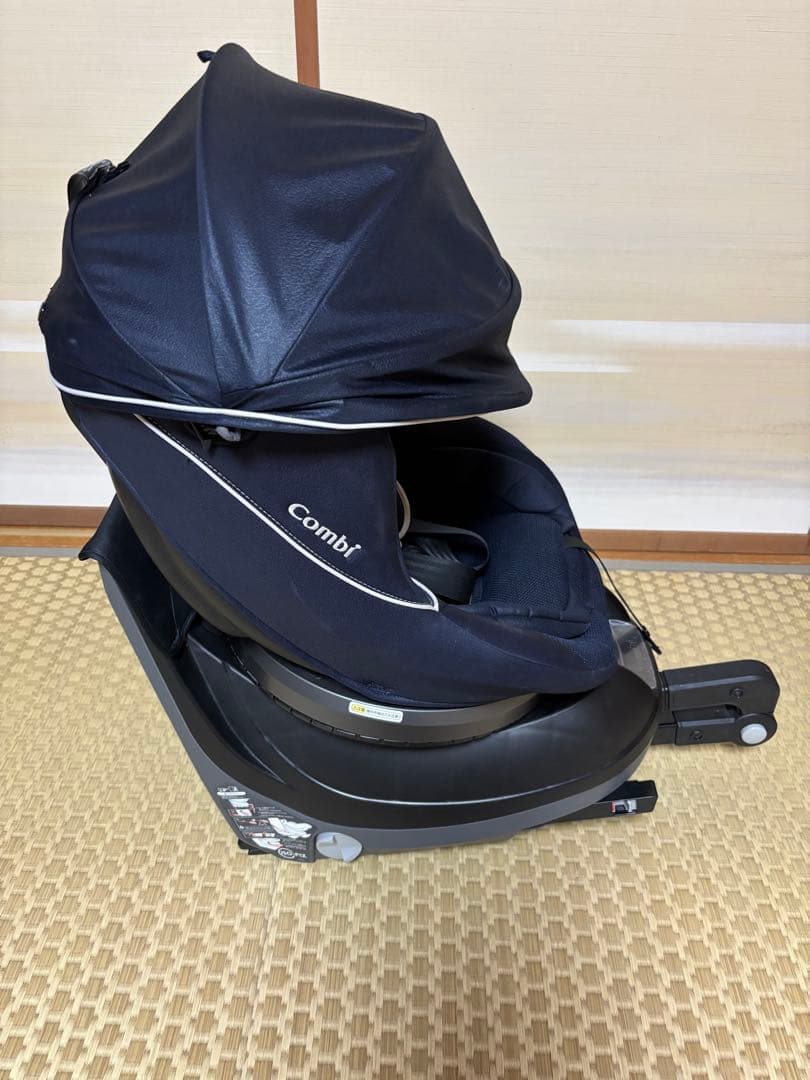 コンビチャイルドシート　クルムーヴISOFIX Simplight ネイビー