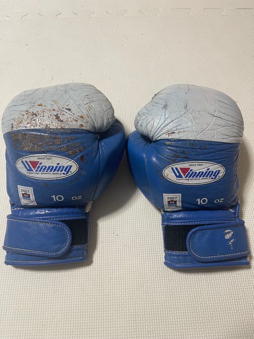 廃盤　Winning ボクシンググローブ 10oz 青