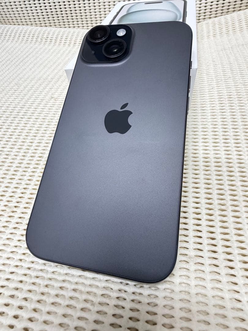 純正バッテリー残量100％　iPhone15 128GB ブラック