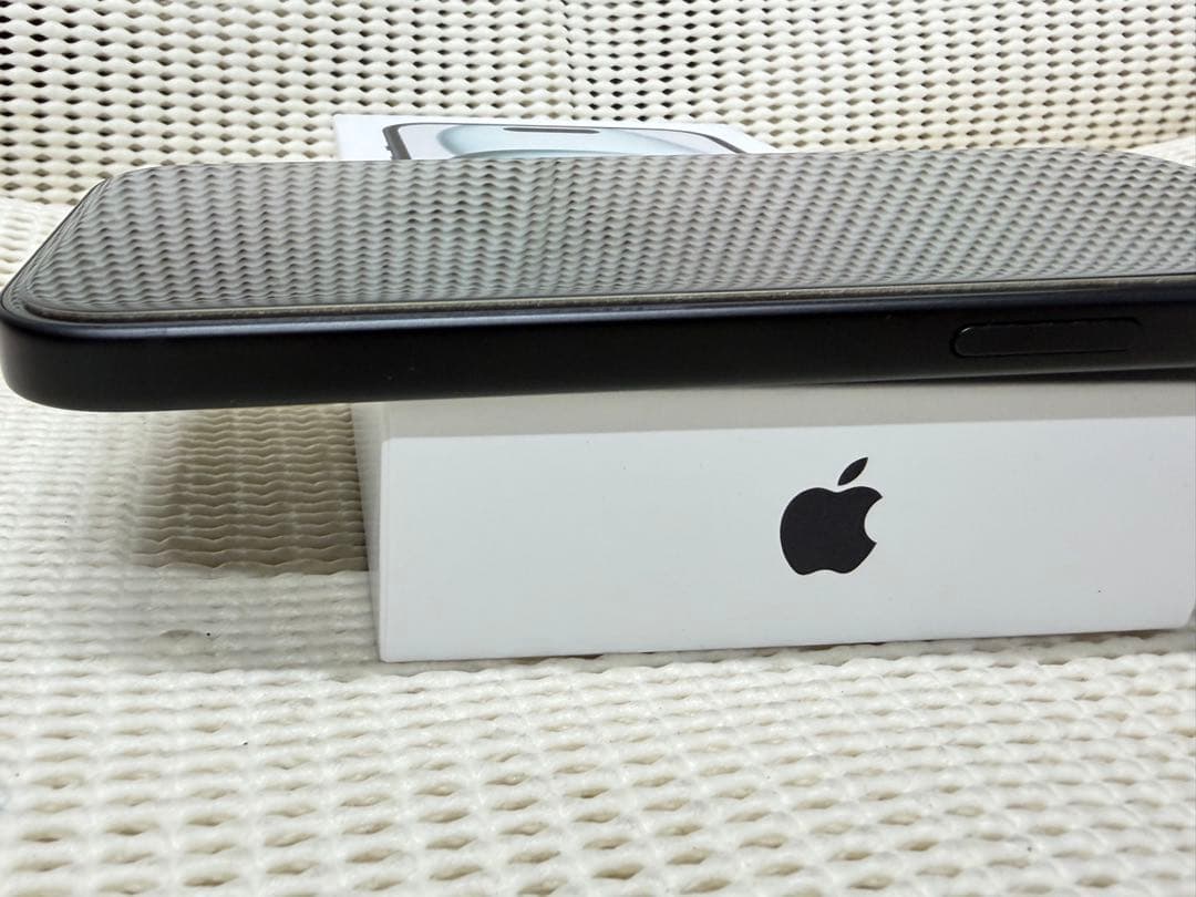 純正バッテリー残量100％　iPhone15 128GB ブラック