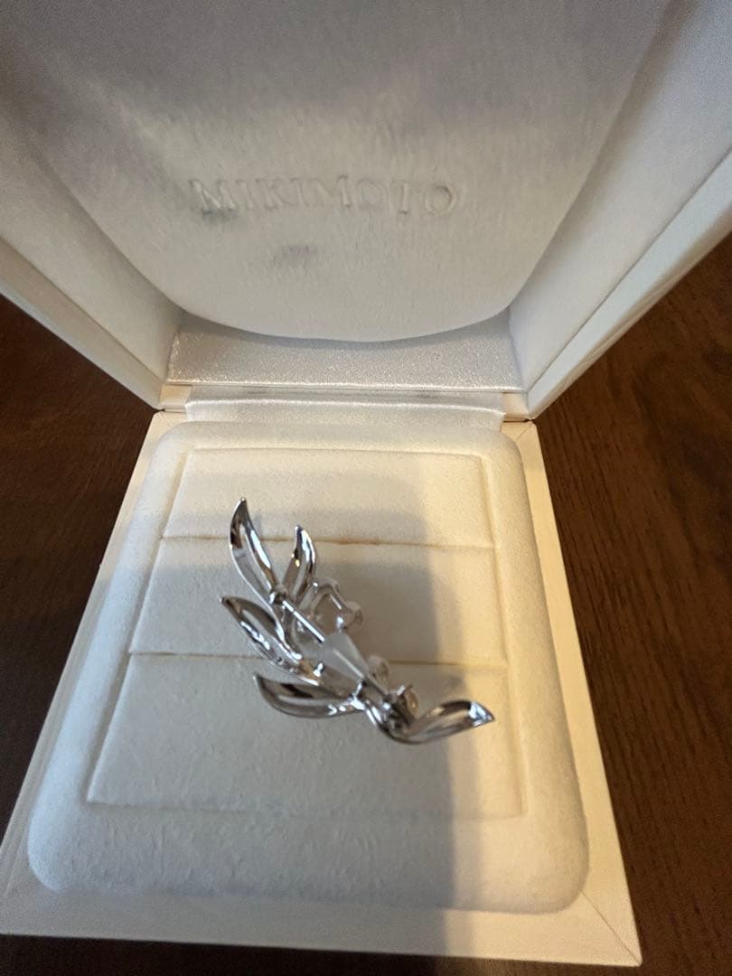 MIKIMOTO パールリーフブローチ　セレモニーなど