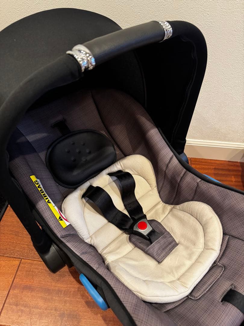 美品 アップリカスムーヴTS インファントカーシート&ベース　ベビーシート