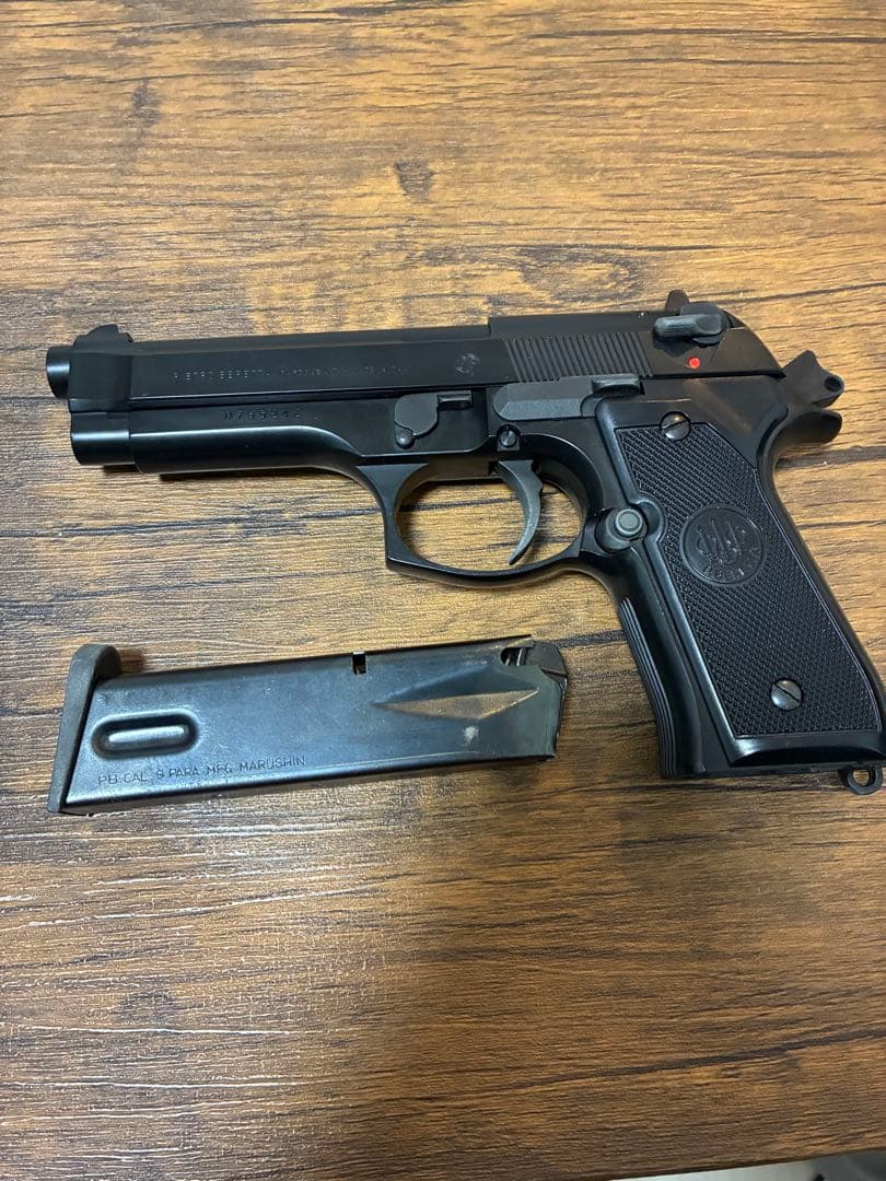 マルシン　ベレッタ92F ブラック　モデルガン