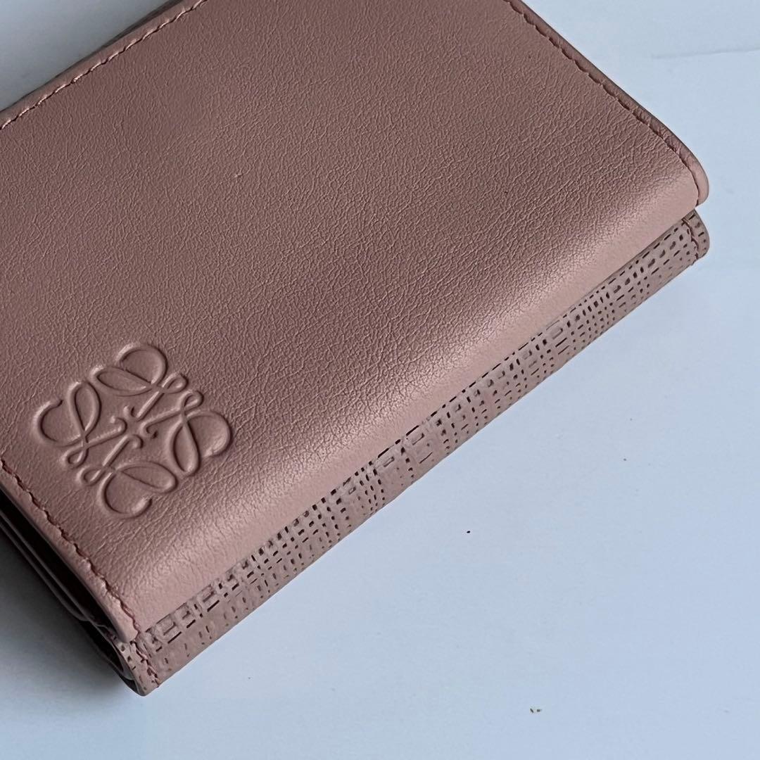 ✨未使用保管品✨　LOEWE コンパクトウォレット　ミニ財布　レザー　ピンク
