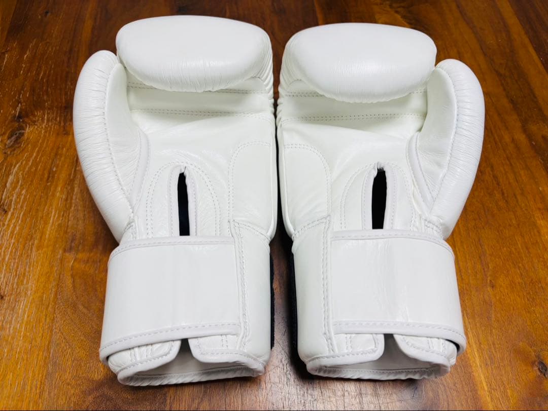 WINDY ボクシンググローブ 16oz / レガースLサイズ ホワイト セット