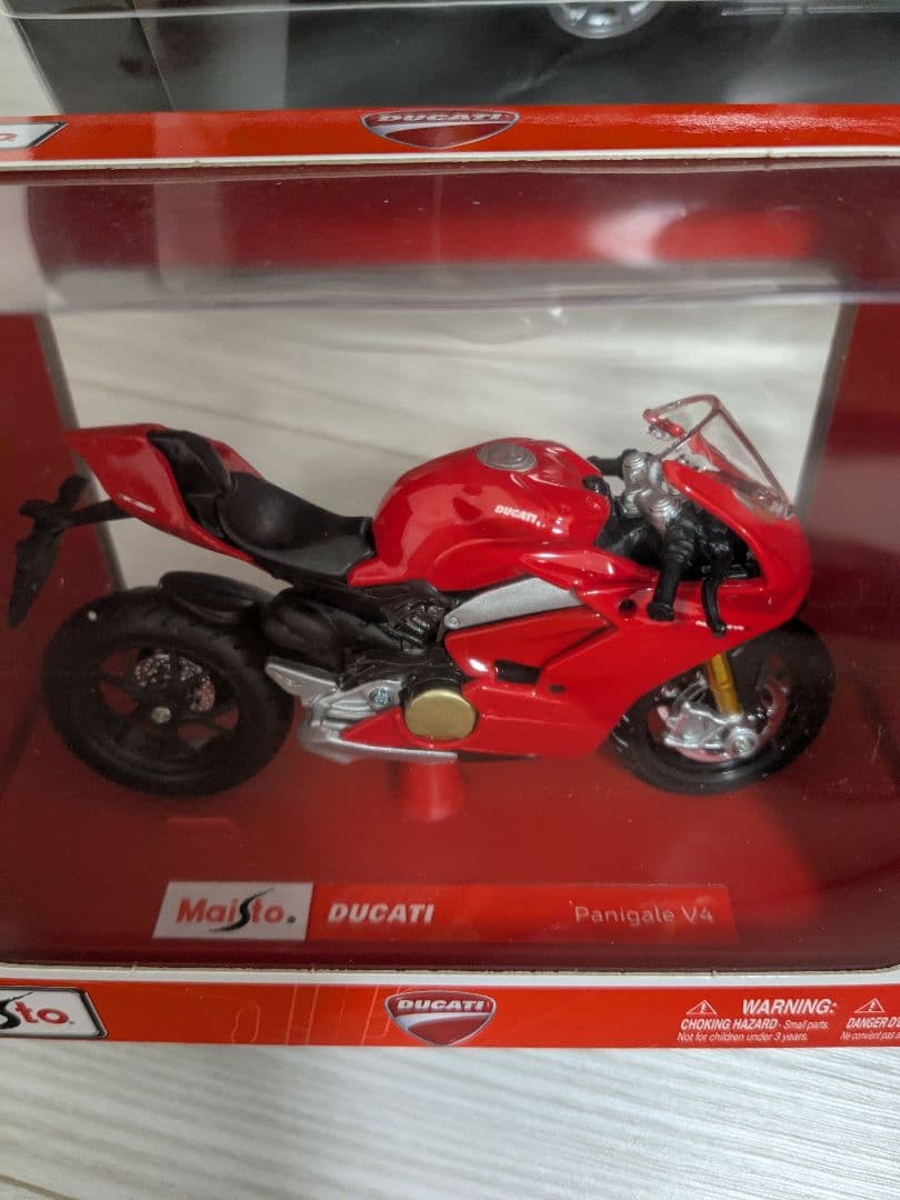 ミニチャンプス 1/18 190E ベンツ EVO2 ミニカー　AMG 京商