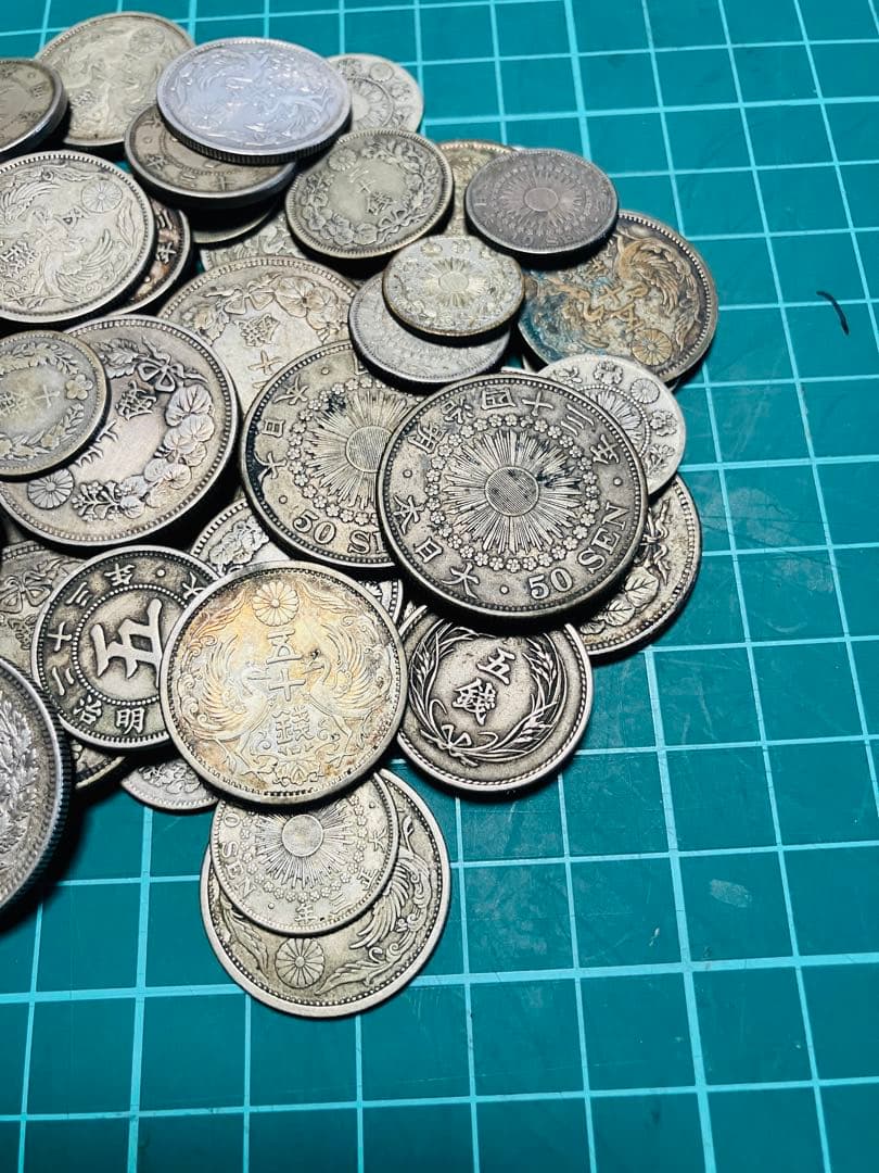 s*n様 古銭　日本貨幣　竜5銭銀貨　白銅貨　20銭銀貨　10銭銀貨　まとめ売り