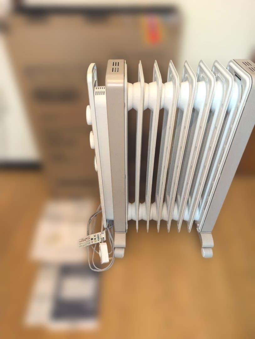 デロンギ　ヴェルディカルド　オイルヒーター　RHJ21F0812 ホワイト