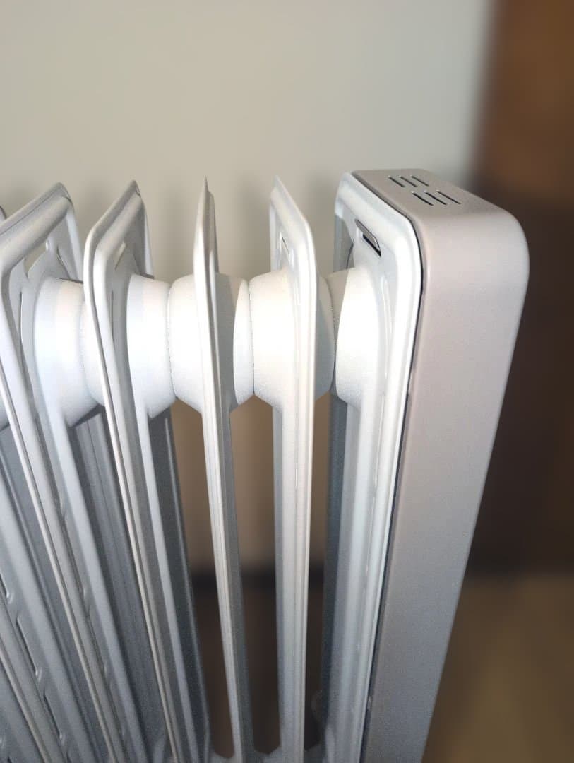 デロンギ　ヴェルディカルド　オイルヒーター　RHJ21F0812 ホワイト