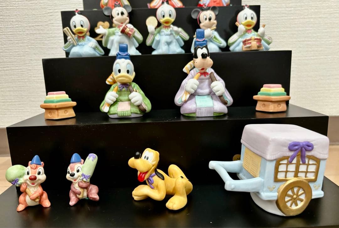 ディズニー雛人形　五段飾り陶器製