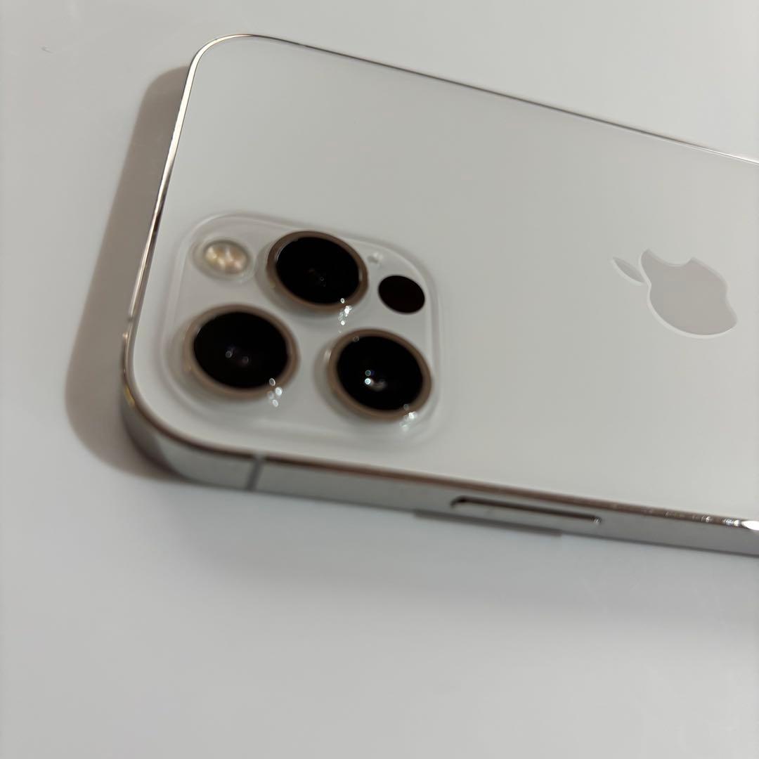 iPhone 12 Pro 256GB シルバー SIMフリー 84％ 箱あり