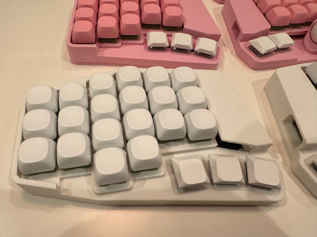 【新品】keyball44 オリジナル非売品ケース　白　純正トラボケース　完成品