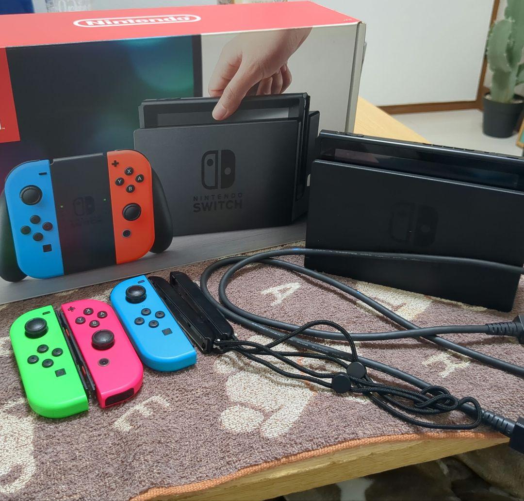 Nintendo Switch 本体 ジョイコン3色 他周辺機器