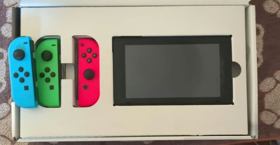 Nintendo Switch 本体 ジョイコン3色 他周辺機器
