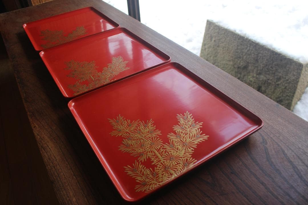 デッドストック！時代朱漆に優美な松蒔絵の映える小ぶり膳（検輪島塗お膳お盆懐石盆