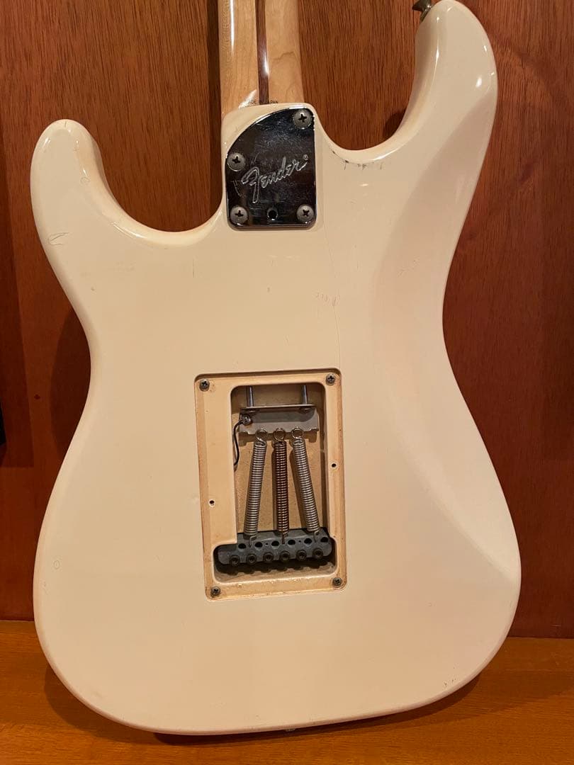 ミディアムスケール　Fender ストラトキャスター ホワイト