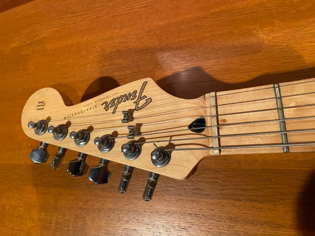ミディアムスケール　Fender ストラトキャスター ホワイト
