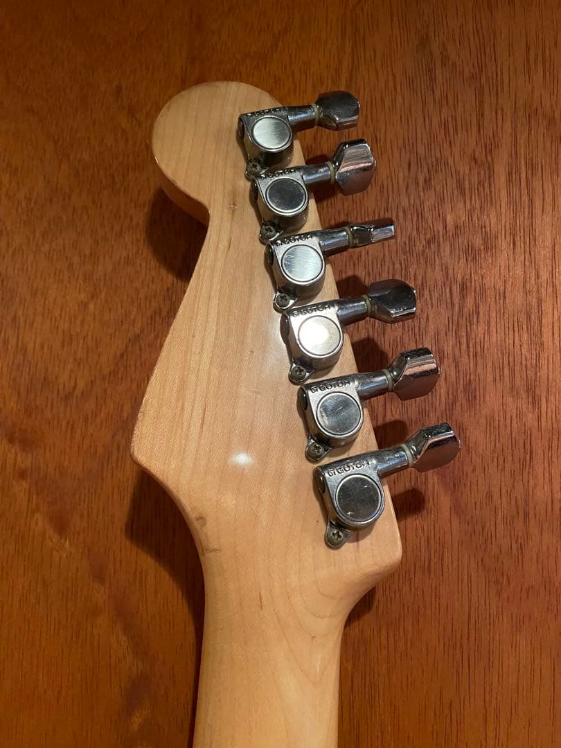 ミディアムスケール　Fender ストラトキャスター ホワイト