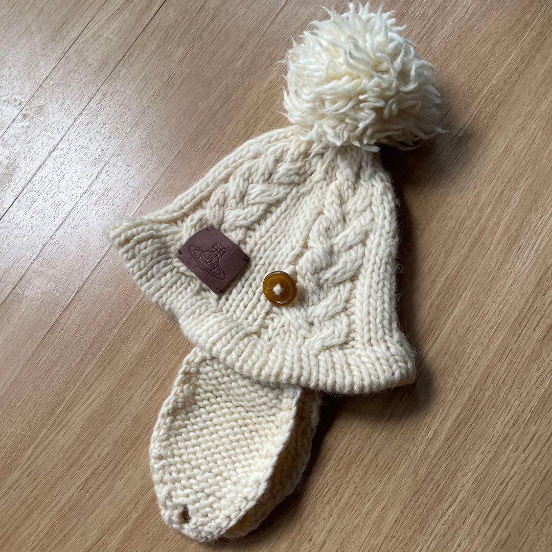 【VivienneWestwood】 ポンポン+耳当て付きニット帽 牛革タグ付！