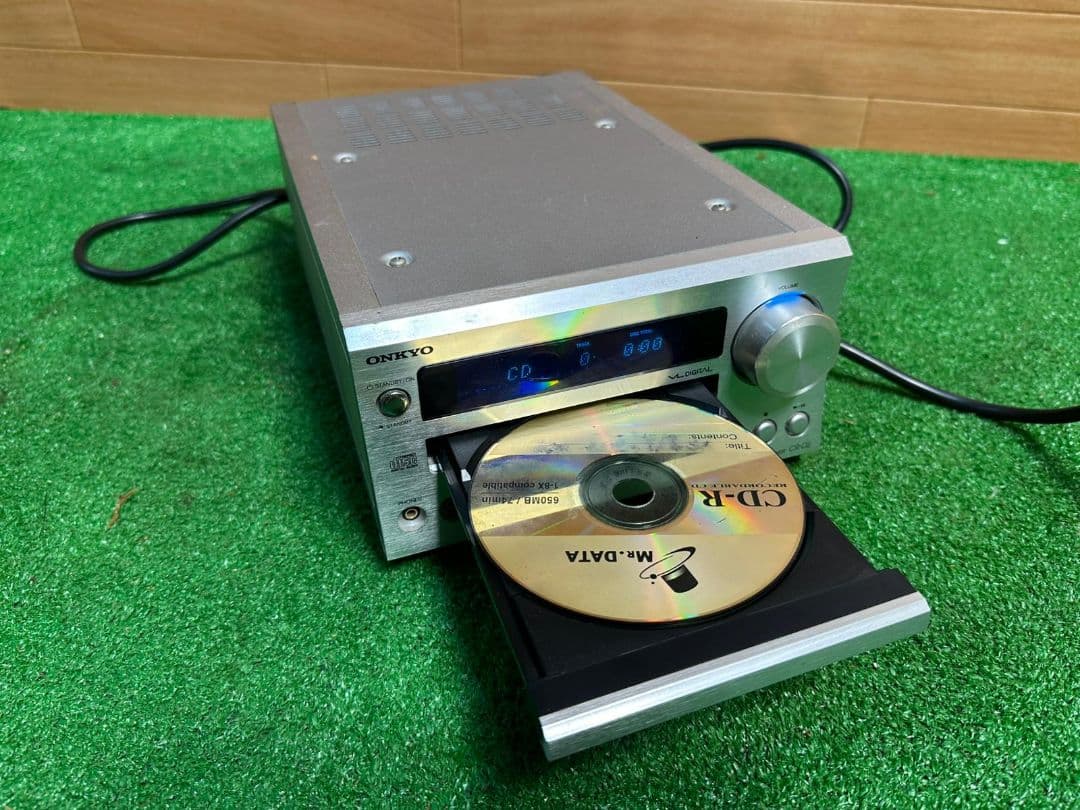 ONKYO オンキヨ― CDプレーヤーCR-D2デジタル