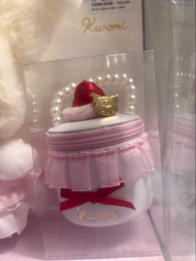 値下げしました新品 サンリオ クロミ いちごホイップケーキ ぬいぐるみ＆アクセサ