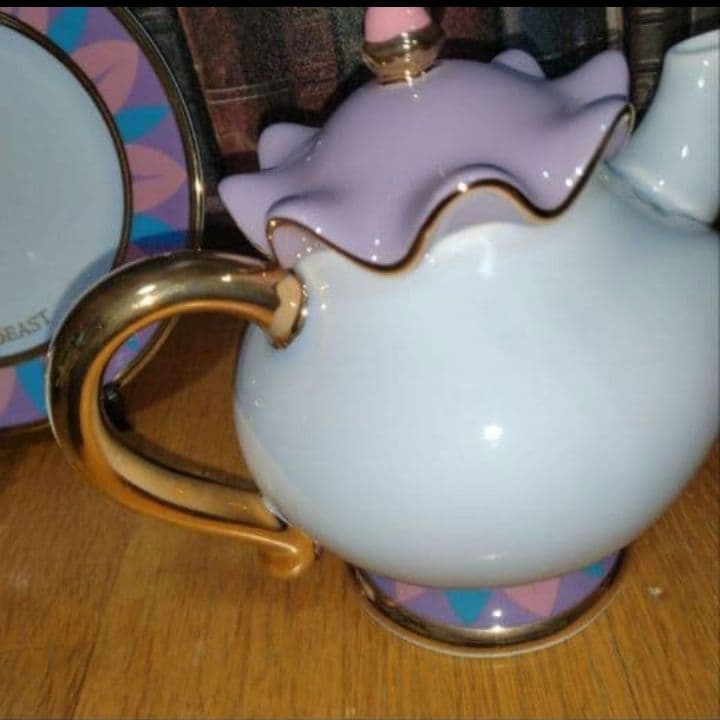 美少女と野獣　ポット夫人　チップ　皿　スプーン　フォーク