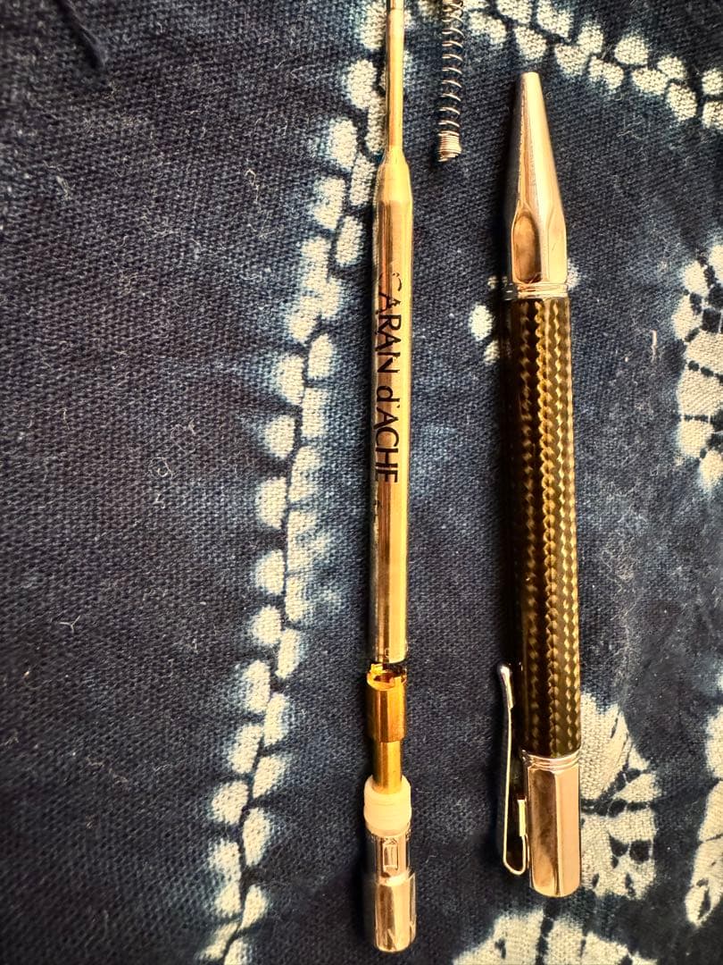 CARAN D'ACHE バリアス カーボン3000 ボールペン