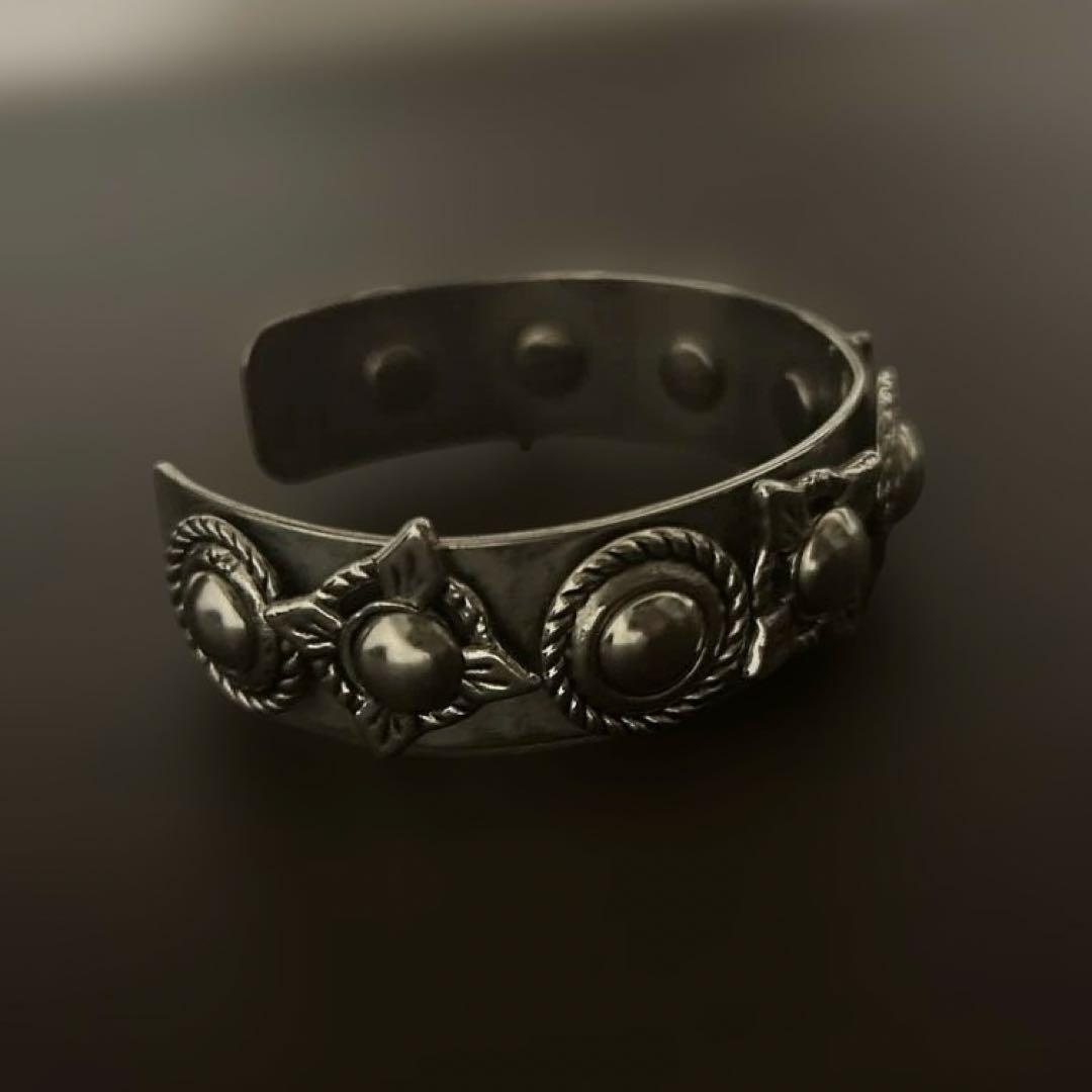 えいえむ toga バングル ブレスレット シルバー ウエスタン