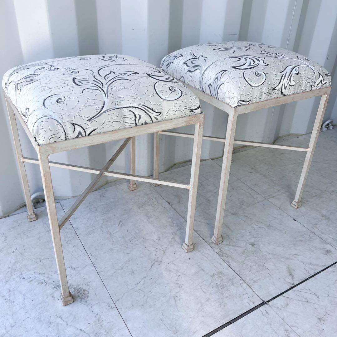 取付無料！おしゃれアンティークホワイトアイアンフレームスツール2脚セット！