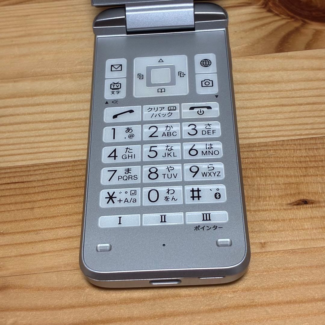 DIGNO NP902KC シルバー折りたたみ携帯電話本体8635