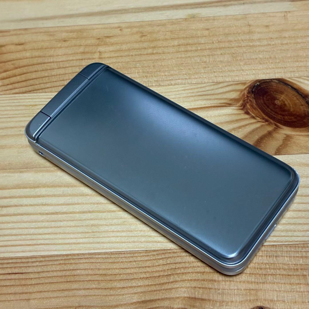 DIGNO NP902KC シルバー折りたたみ携帯電話本体8635