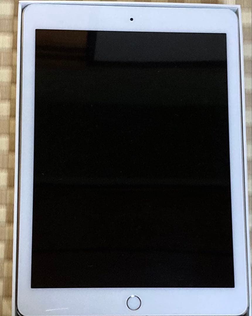 Apple iPad 9.7インチ シルバー 本体
