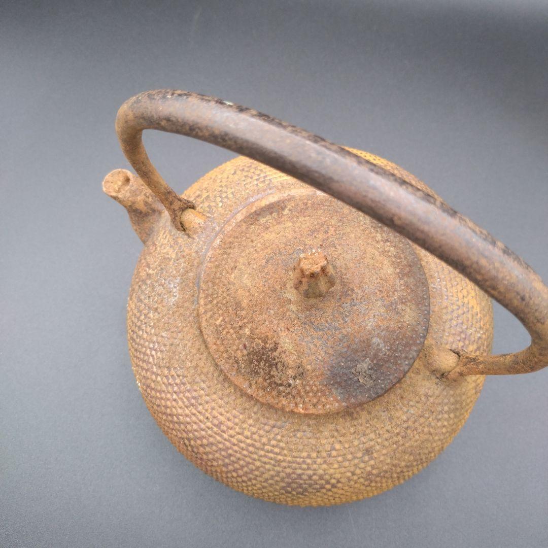 南部三厳堂名人　手取型アラレ　木箱、付属品付　茶道具　南部鉄器　伝統工芸品