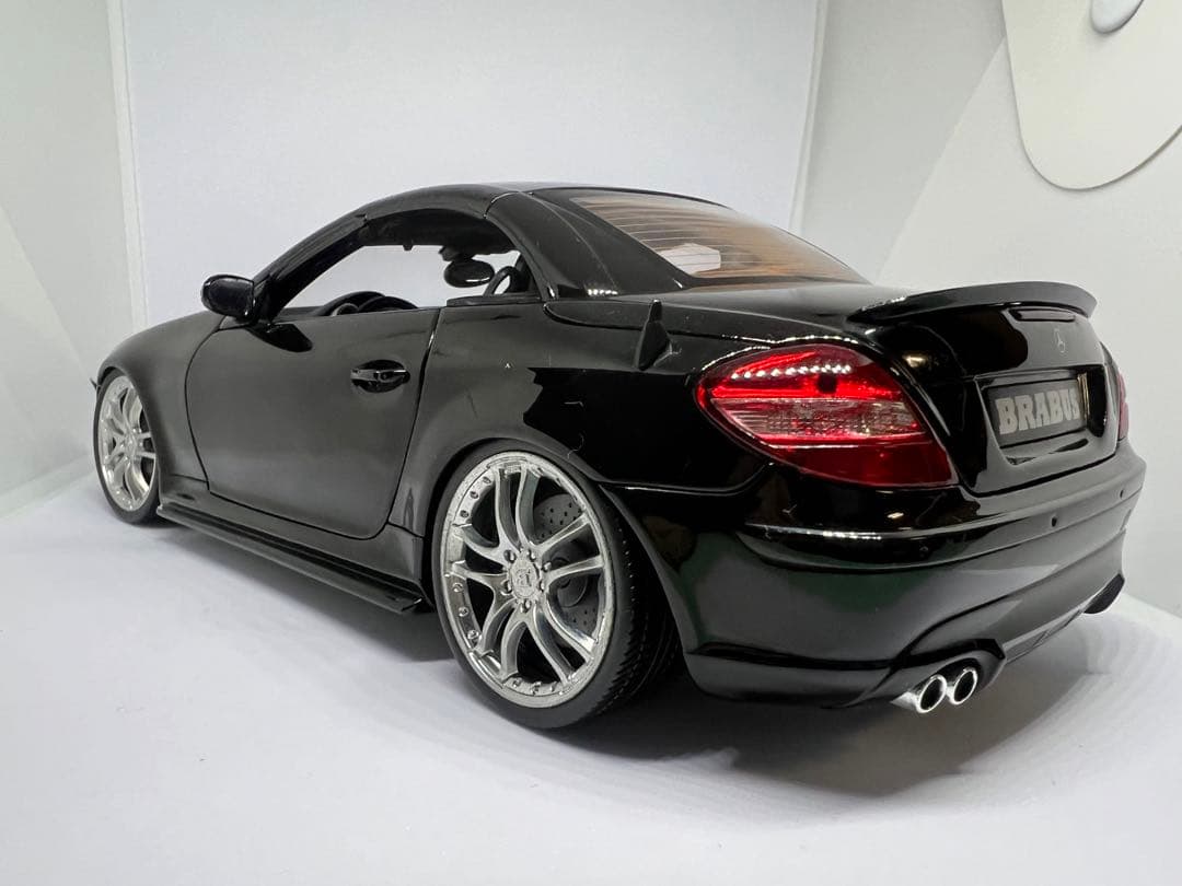 絶版1/18メルセデスベンツSLK55 brabus/AMG (ホットワークス)