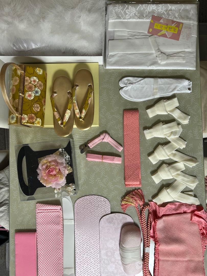 華やかな赤い振袖と小物フルセット