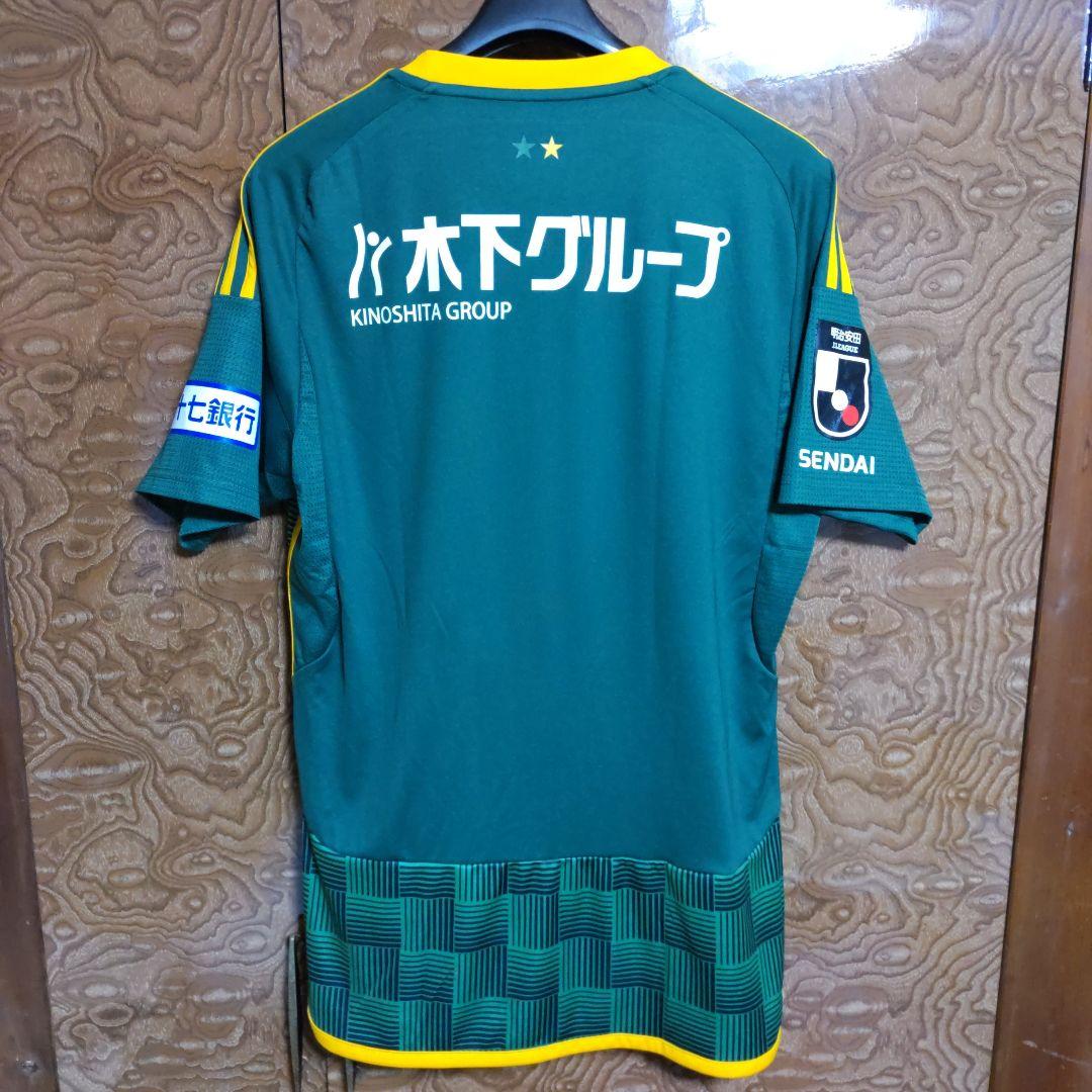 ベガルタ仙台 30周年限定オーセンティックユニフォーム　Mサイズ　ハンガー付き