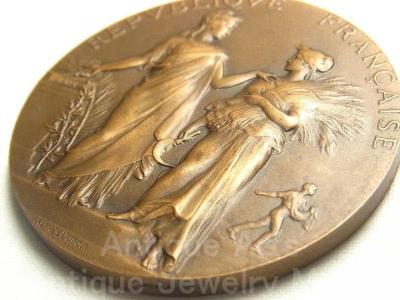 《m6466》農業労働者を知識へ導くマリアンヌ フランス アンティーク メダル